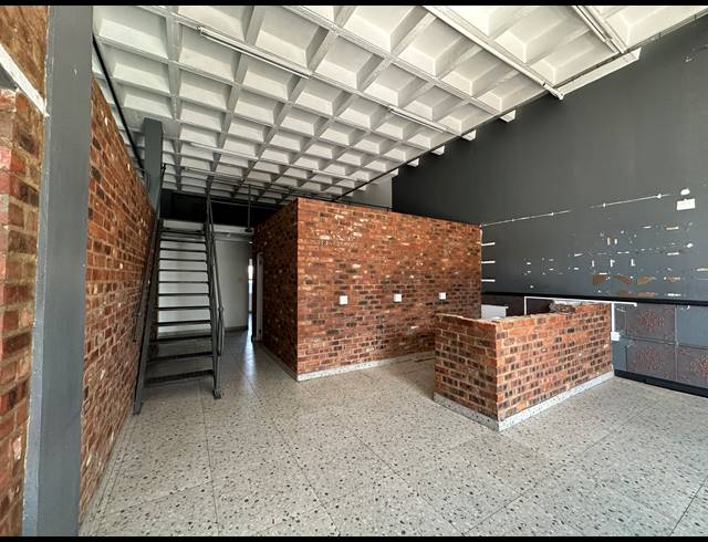 200M² WAREHOUSE TO LET IN HIGHVELD